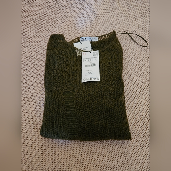 WOOL & ALPACA BLEND KNIT SWEATER WITH RIPS By Zara - Picture 8 of 8